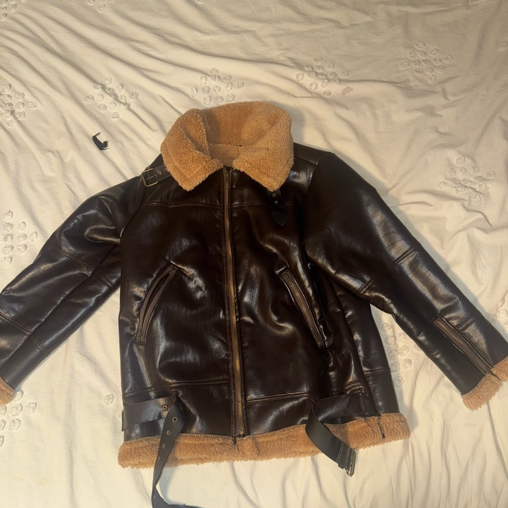Stylish Brown Leather Jacket with Tan Shearling